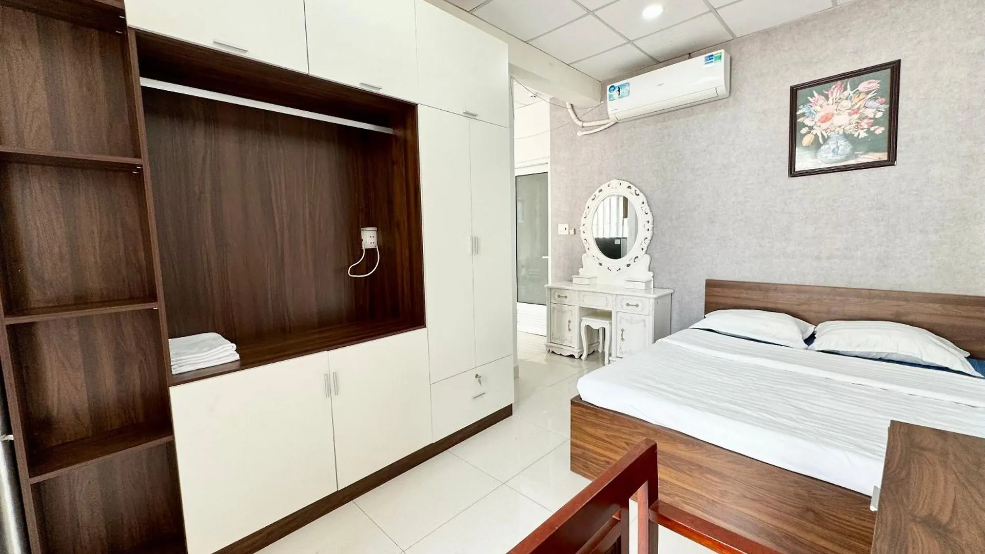 Dlux Bui Van Them Ho Chi Minh City